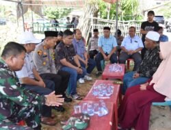 Kapolres Bireuen Bersama Unsur Forkopimda Melayat Kerumah Duka Anggota KPPS