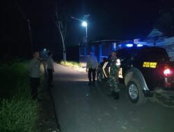 Berikan Rasa Aman Polisi Lakukan Patroli di Kecamatan Jabung