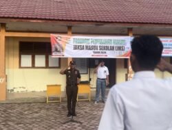 Kajari Bireuen Menjadi pembina Upacara Sekaligus hibahkan 4 Unit sepeda Motor kepada SMKN 1 Jeumpa.