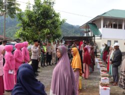 Jelang Ramadhan 1445 H Polres Aceh Tengah Salurkan 20 Paket Sembako Pada Warga Kurang Mampu