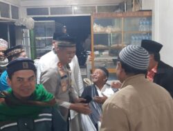 Curhat Di Warkop Usai Shalat Shubuh Berjamaah, Kapolres Ajak Warga Jaga Kamtibmas Pada Bulan Ramadhan