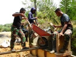 Tampa mengenal Lelah Saat Bulan Suci Ramadan Satgas TMMD Melakukan Pembangunan Gorong-gorong