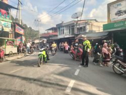 Antisipasi Kepadatan Kendaraan di Pasar Jajanan Takjil, Kapolres Aceh Tengah Kerahkan Personilnya