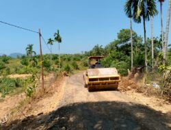 Pembukaan Badan Jalan Yang Di Bangun Satgas TMMD Sangat Membantu Pemerintah Daerah