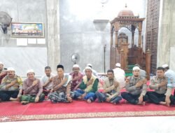 AKBP Jatmiko, S.H., M.H.,Imbau Jamaah Shalat Tarawih Pasang Kunci Ganda Kenderaan
