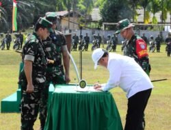 Pj Bupati Bersama Pangdam Iskandar Muda Menandatangani Berita Acara Selesai Kegiatan