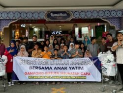 Bireuen Meunasah Capa Ajak Puluhan Anak Yatim Belanja Baju lebaran