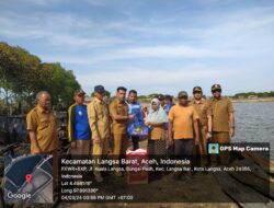 Pemko Langsa Menyerahkan Bantuan Masa Panik Paca Kebakaran