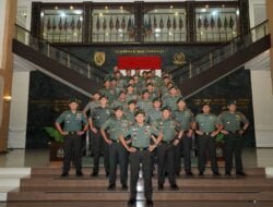 Pangdivif 2 Kostrad Pimpin Acara Tradisi Kenaikan Pangkat Perwira Satjar Divif 2 Kostrad Periode 1-4-2024