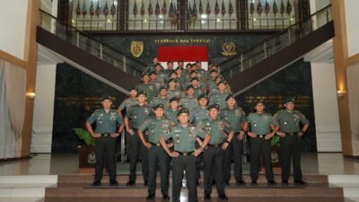 Pangdivif 2 Kostrad Pimpin Acara Tradisi Kenaikan Pangkat Perwira Satjar Divif 2 Kostrad Periode 1-4-2024