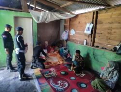 Menyambut Idhul Fitri, Brimob Salurkan Sembako Kepada Masyarakat Yang Membutuhkan