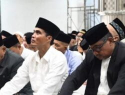 Pj.Walikota Langsa Shalat Idul Fitri di Masjid Agung Darul Fallah Langsa
