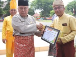 Wak Ngah Dan Wak Alang Menerima Penghargaan Dari Pemerintah Aceh Tamiang