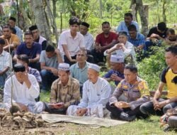 Kapolres Pidie Hadiri Pemakaman Istri Personel Polres Pidie yang Meninggal Dunia