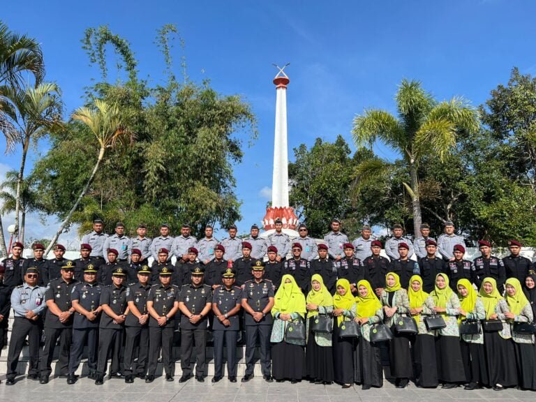 Rutan Bener Meriah Gelar Tabur Bunga Di Taman Makam Pahlawan Reje Bukit Takengon