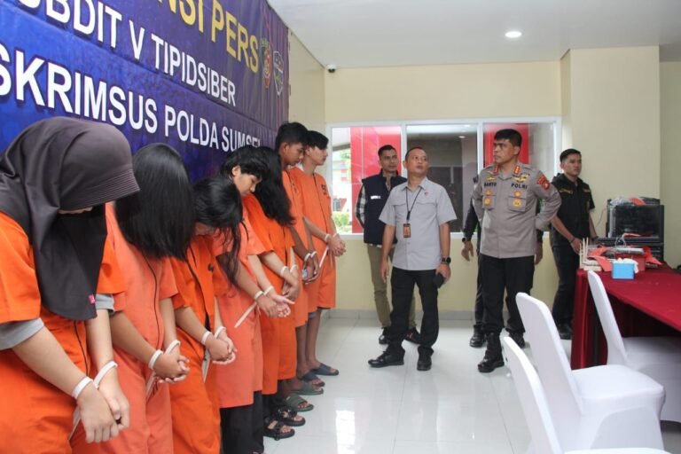 Polisi Bongkar Sindikat Jual Beli Akun WhatsApp Untuk Judi Online