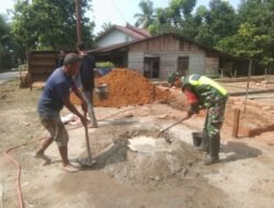 Kegiatan Kerja Bakti Merupakan Komitmen Babinsa Untuk Terus Menjalin Kebersamaan