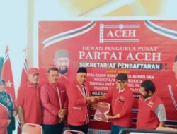 Ratusan Pengurus KPA-PA Aceh Timur Dampingi H. Sulaiman Tole Mendaftar sebagai Bacalon Bupati Aceh Timur ke DPP Partai Aceh.