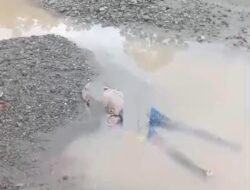 Polsek Bandar Baru Polres Pijay Evakuasi Korban Terseret Arus Sungai