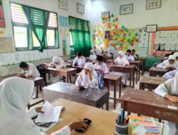 MIN 8 Bireuen Ikut Ujian Sekolah Berbasis Android /HP