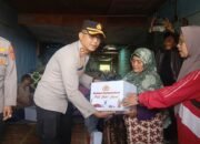 Kapolres Bener Meriah Salurkan Bantuan Sosial Kepada Korban Kebakaran Rumah di Kampung Bahgie Bertona Kecamatan Bandar