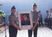 Kepala Rutan Cipinang Sematkan Tanda Kenaikan Pangkat