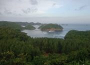 Pantai Teluk Asmara Dengan Keindahan Alamnya Yang Memukau