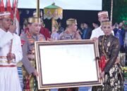 Kapolri Diberi Gelar Adat-Pusaka oleh Dewan Adat dan Kerajaan di Sulawesi Selatan