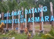 Menikmati Libur di Pantai Teluk Asmara