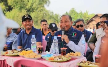PJ Bupati Jombang Ikut Serta Dalam Aksi Bersih Sungai di Kecamatan Peterongan