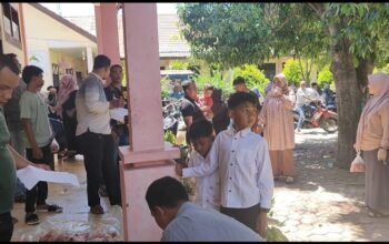 Guru SMPN 1 Tringgadeng Patungan Untuk Kurban Idul Adha