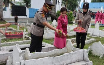 Jelang HUT Bhayangkara Ke-78 Tahun 2024, Polresta Deli Serdang Laksanakan Upacara dan Ziarah Rombongan di Makam Pahlawan