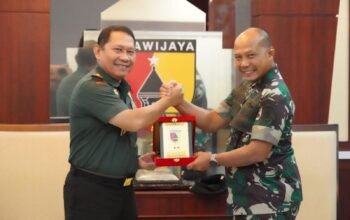 Perkuat Sinergitas, Pangdivif 2 Kostrad Audiensi Ke Pangdam V/Brw dan Gubernur Jatim