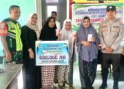 Babinsa Posramil Peulimbang 0111/Bireuen Dampingi Penyaluran BLT DD