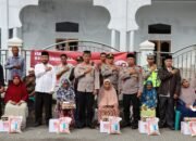 Peringati Hari Bhayangkara ke 78, Polres Aceh Tengah Lagi Berikan Bantuan Sosial Sembako Pada Warga Yang Membutuhkan
