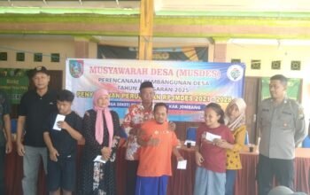 Sambut MusDes, Kepala Desa Seketi Berikan Santunan Untuk Keberkahan Desanya