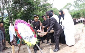 Kapolres Bener Meriah Pimpin Upacara Pemakaman Aiptu Hudri
