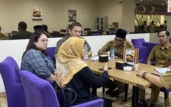 Mayolica Kepsek Sampoerna Academy Temui Kabid SMP Disdik Medan Usai Viral Pemecatan Siswa Secara Sepihak