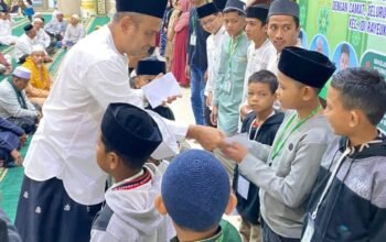 Pj Bupati Aceh Timur Santuni Anak Yatim