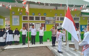 Bhabinkamtibmas Polsek Bandar Menjadi Pembina Upacara di MIN 3 Bener Meriah, Sampaikan Pesan Kamtibmas
