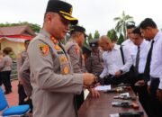 Kapolres Aceh Tamiang Melakukan Pengecekan Senjata Api Personilnya