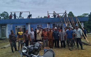 Warga Pancar Jelobok Lakukan Gotong Royong Bersama Pasca Terjadinya Kebakaran Masjid