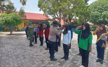 Asah Ketrampilan Siswa Jelang Upacara HUT RI Ke-79 Siswa-Siswi SMA 1 Timang Gajah Gelar Latihan Paskibra