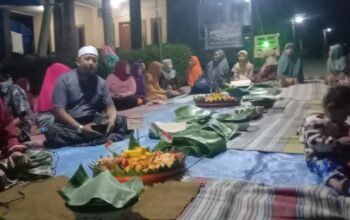 Tirakatan Malam 17 Agustus 2024 Warga RT.27 Dalam Rangka HUT ke 79 Republik indonesia   