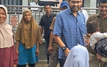 Mualem Bacalon Gubernur Aceh Ke Pidie Dipeusijuek di Makam Ulama Termasyhur Teungku Chik Di Reubee