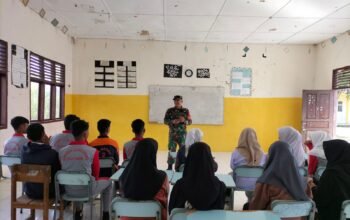 Tanamkan Rasa Cinta Tanah Air, Babinsa Berikan Materi Wasbang Kepada Siswa Siswi