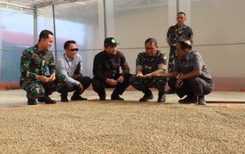 Irdam IM Brigjen TNI Yudi Yulistyanto, M.A Berkunjung Ke Koperasi Kopi Baitul Qiradh Baburrayyan
