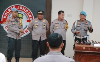 Bidpropam Polda Jatim dan Sipropam Polres Jombang, Periksa Senpi dan Tes Urine Personel Polres Jombang