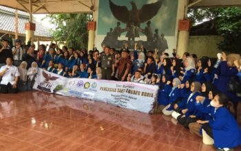 Guru Sejarah, Dosen, dan Mahasiswa DKI Jakarta Study Tour ke Monumen Pancasila Sakti Lubang Buaya