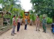Sinergi Masyarakat dan Pemerintah: Jalan Desa Buket Bata Ditargetkan Rampung dalam 3 Hari